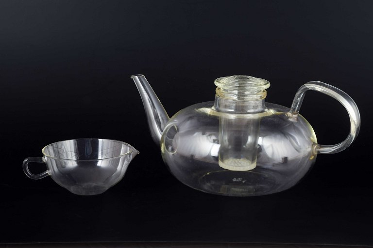 Wilhelm Wagenfeld for Jenaer Glas
Teapot with strainer and creamer, 1930s.