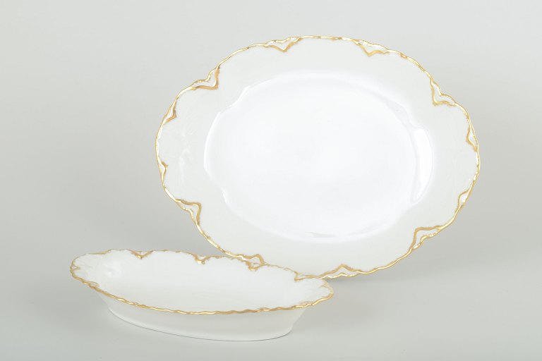 Haviland, France2 oval dishes, 1940s.