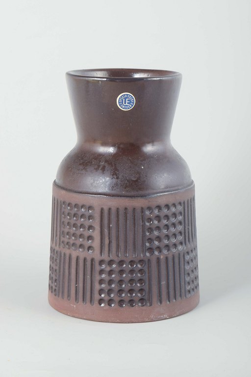Mari Simmulson for Upsala-Ekeby
Stoneware Vase, model 4565, 1960s.