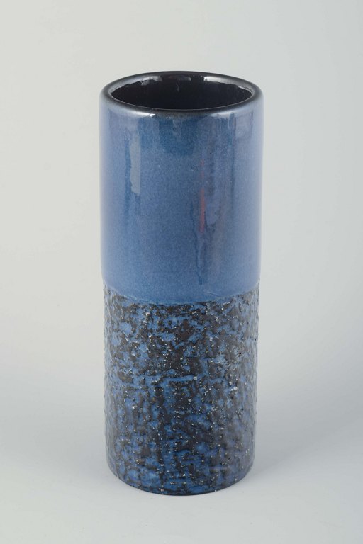 Ingrid Atterberg for Upsala-Ekeby
Ceramic vase, model 2457, 1960s.