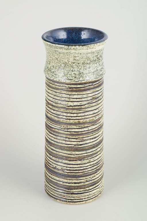 Britt Louise Sundell for Gustavsberg
Stoneware vase with relief decoration, 1980s.