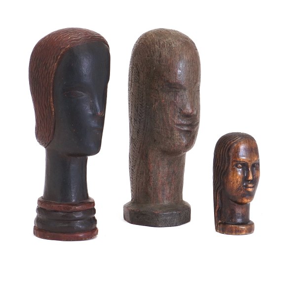 Collection of three woodcut sculptures by Otto Pedersen, Denmark. H: 13,5-28cm