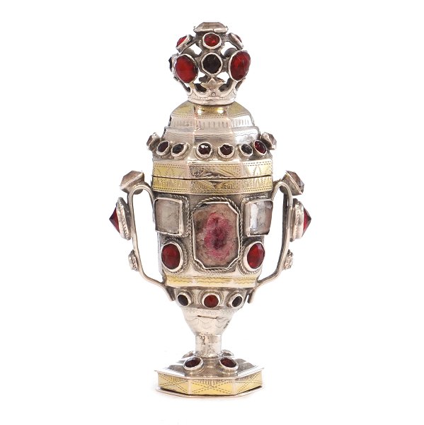 Danish silver vinaigrette By Paul Hansen, Tondern, 1785-1830. H: 12cm