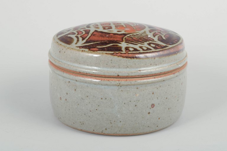 Jepson Pottery, USA.Lidded jar, mid 20th century.