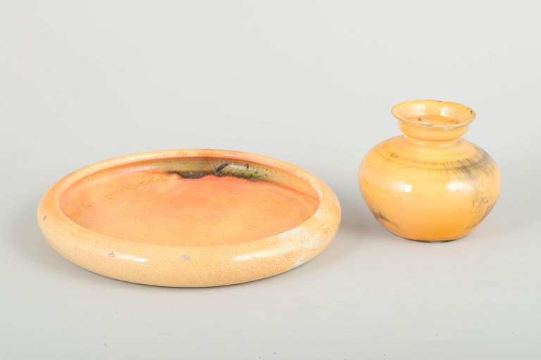 Kähler, DenmarkDish and vase with uranium glaze, 1930s.