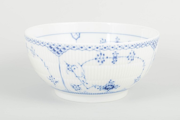 Royal CopenhagenBlue Fluted Half Lace, model 1/631Salad bowl, 1980s.