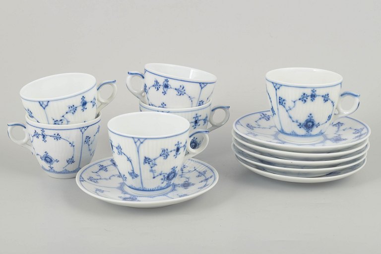 Royal CopenhagenBlue Fluted Plain – Set of Six Coffee Cups with matching saucers, 1920s.