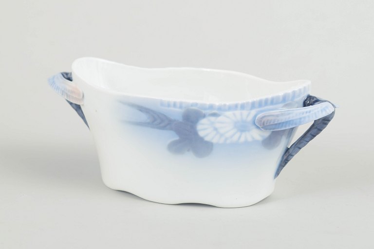 Royal Copenhagen, Midsummer Night’s Dream, small bowl with handles.