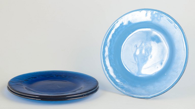 Swedish art glass, set of 3 plates.