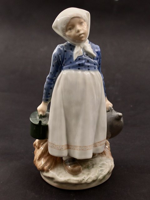 Royal Copenhagen, Farm Girl 815
