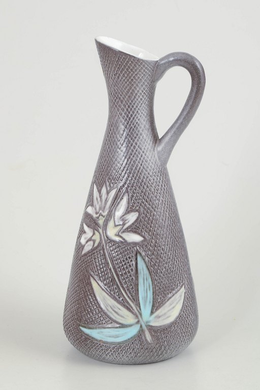 Mari Simmulson for Upsala Ekeby, pitcher.