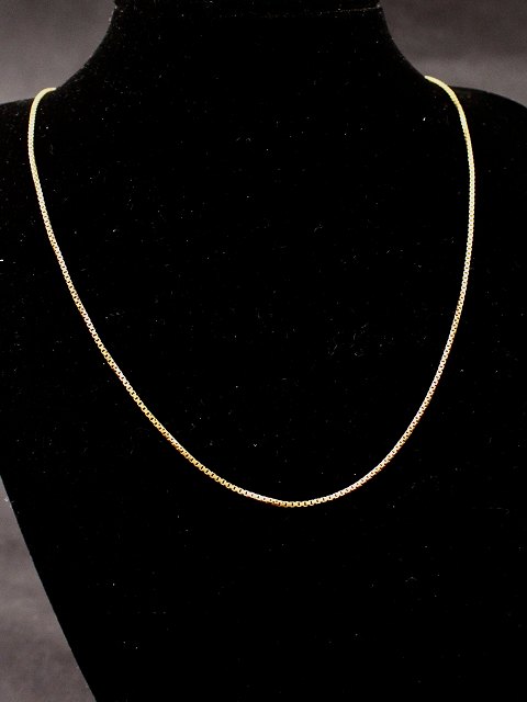 8 carat gold necklace