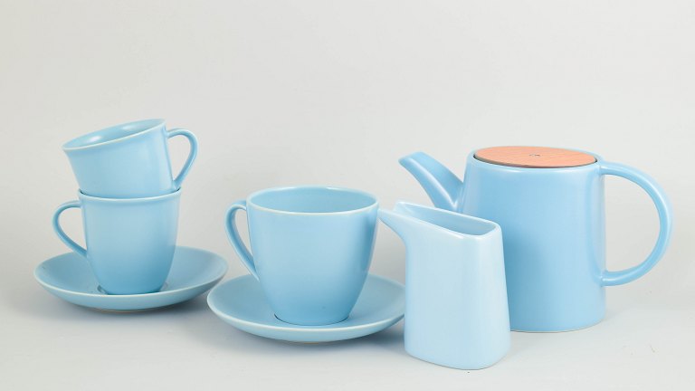 Höganäs Keramik, set of three tea mugs with teapot with strainer and creamer.