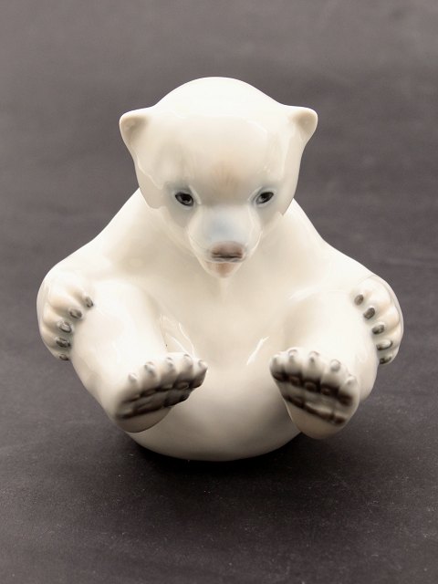 B&G figure polar bear cub 2536