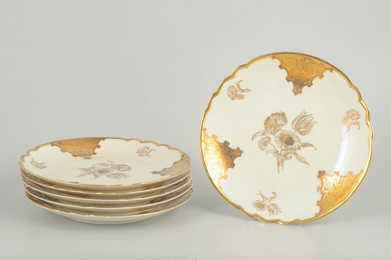 Rosenthal "Elfenbein" series, set of six gold decorated plates.