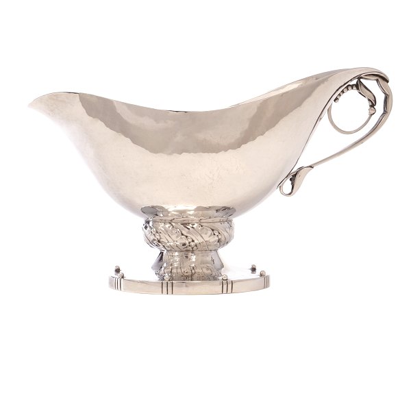 Georg Jensen sterling silver sauce boat #177. H: 12,5cm. L: 21cm. W: 370gr