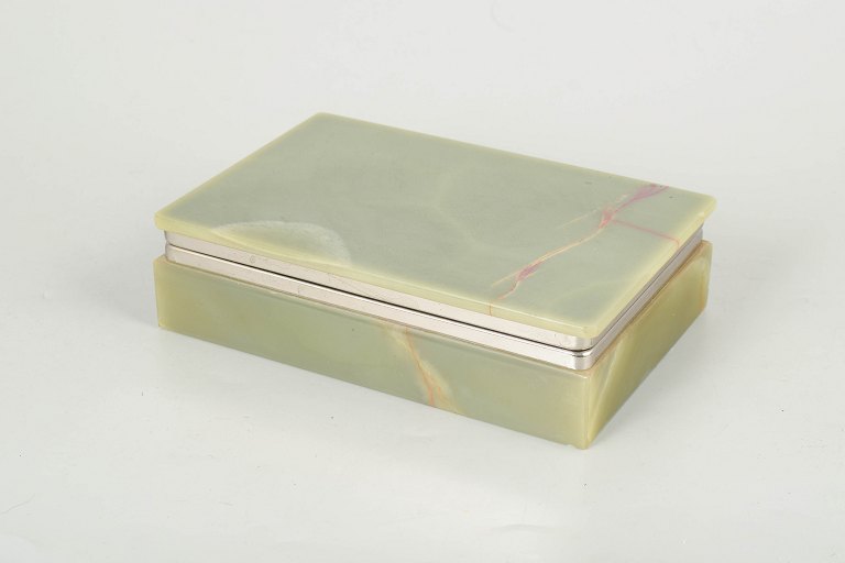 Italian onyx, box from the 1940s.