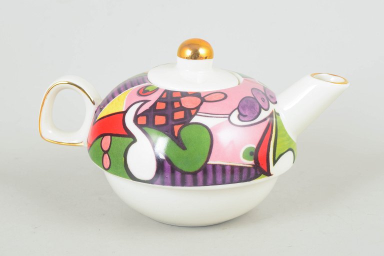 Picasso teapot.