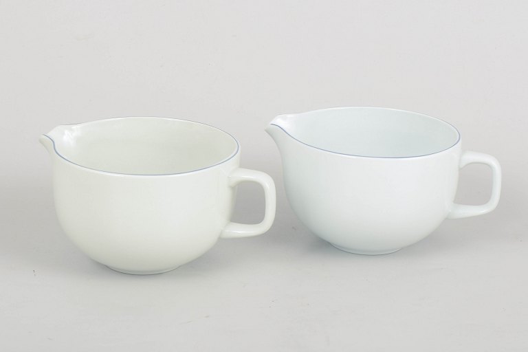 Grethe Meyer for Royal Copenhagen, Blue Line, set of two sauce boats.